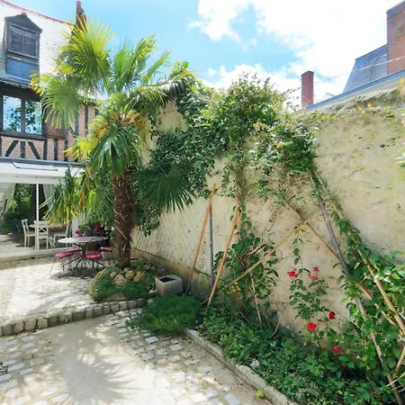 Elegant And Spacious T2 #tours #halles #courprivee Apartment