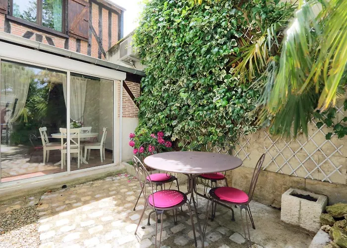 Lägenhet Elegant And Spacious T2 #tours #halles #courprivee Tours