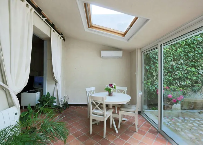 Lägenhet Elegant And Spacious T2 #tours #halles #courprivee *